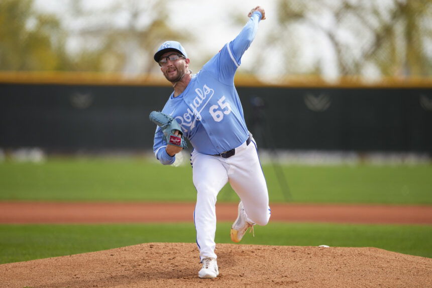 Kansas City Royals starting pitcher Noah Cameron throws during live batting practice during spring training baseball practice at the team's training facility Sunday, Feb. 16, 2025, in Surprise, Ariz. (AP Photo/Lindsey Wasson)