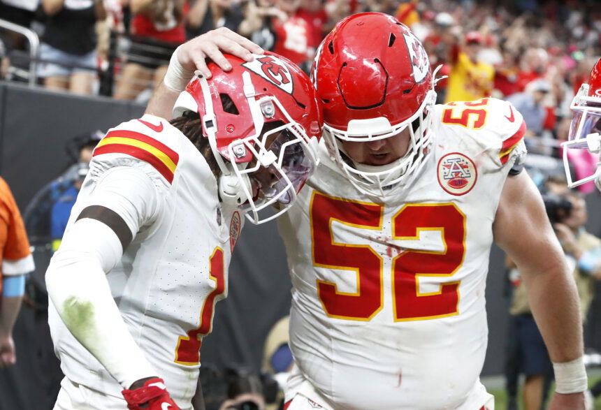 Chiefs Raiders Football