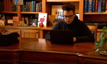 Nash Roe took the lessons he learned from being on Food Network's "Kids Baking Championship" to the kitchen at home.
