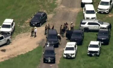 Law enforcement presence in Van Zandt County during search for missing murder suspect