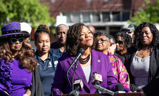 Representative LaVon Bracy Davis holds a news conference along with the family of recently deceased Sen. Geraldine F. Thompson
