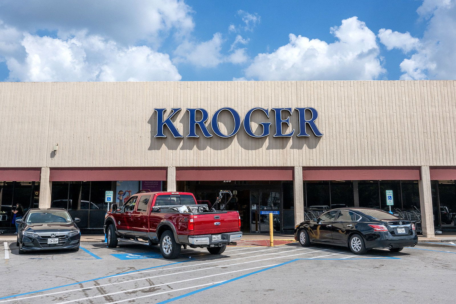 <i>Brandon Bell/Getty Images via CNN Newsource</i><br/>A Kroger grocery store in Houston. Roughly 60 locations are set to close over the next 18 months.