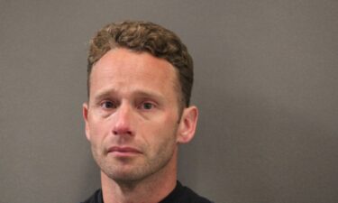 A Minnesota labor union manager has been charged after he allegedly made threats of violence toward the State Capitol.