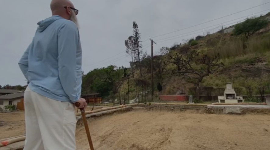 <i>KCAL/KCBS via CNN Newsource</i><br/>As Hoover walked around the empty lot six months later