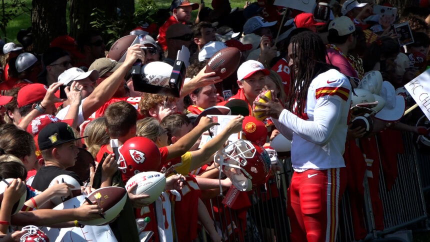 Chiefs fans look for signature