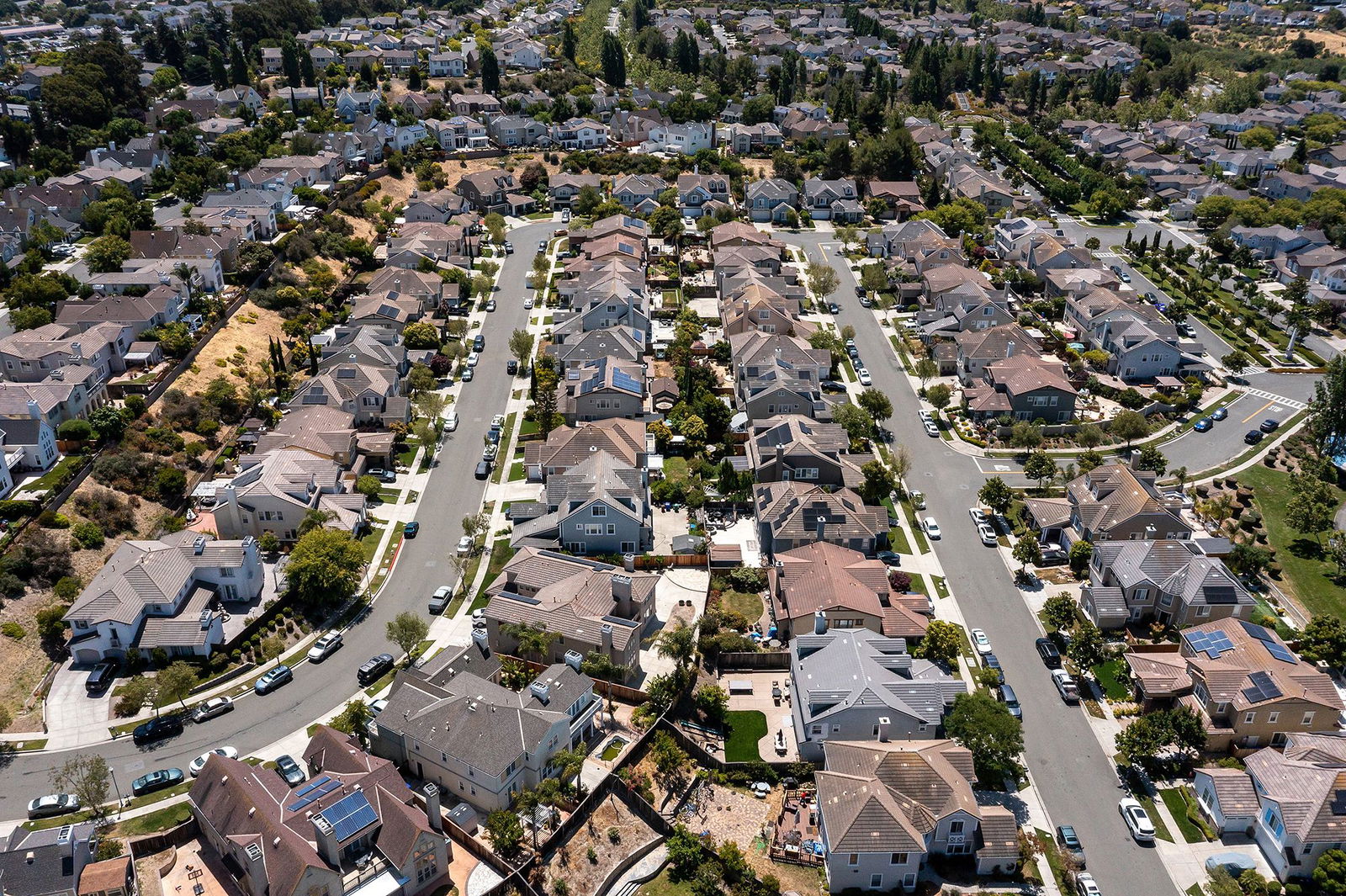 <i>David Paul Morris/Bloomberg/Getty Images via CNN Newsource</i><br/>Homeowners in states and cities with high income taxes and high property taxes may benefit most from the new $40