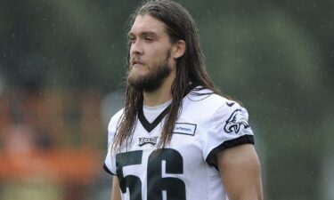 Braman (No. 56) won a Super Bowl ring with the Eagles.