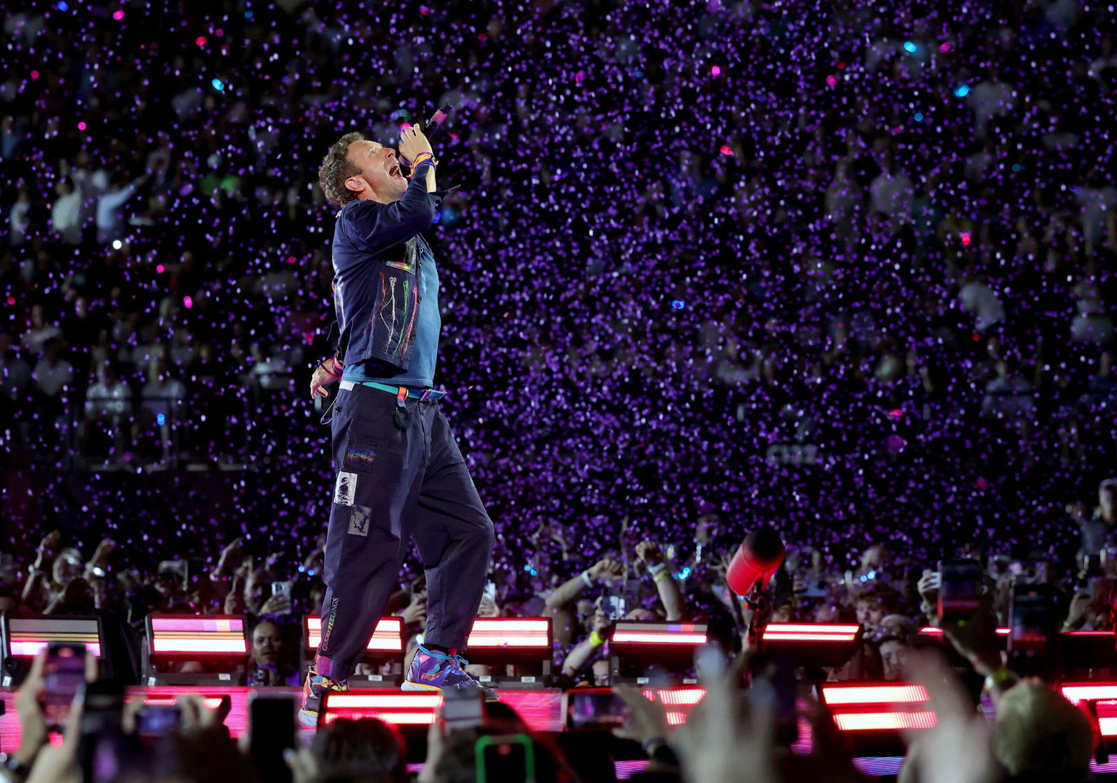 <i>Ethan Miller/Getty Images via CNN Newsource</i><br/>Chris Martin never said it was easy. Just ask the two people he blasted into an internet mess
