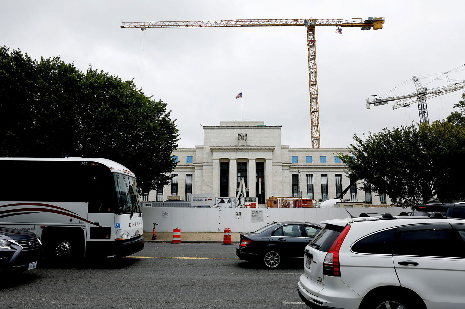 <i>Anna Moneymaker/Getty Images via CNN Newsource</i><br/>Construction work is done around the Federal Reserve building on September 17