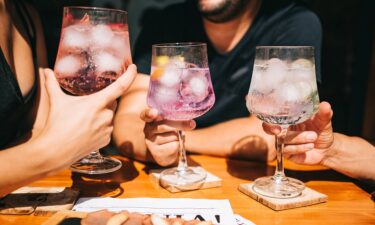 Historian Jonathan Rees says ice in drinks is "very much an American thing.”
