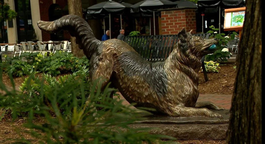 <i>WLOS via CNN Newsource</i><br/>A bronze statue in Spartanburg
