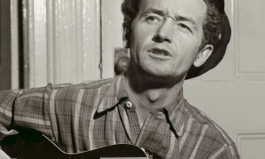 Woody Guthrie in 1943