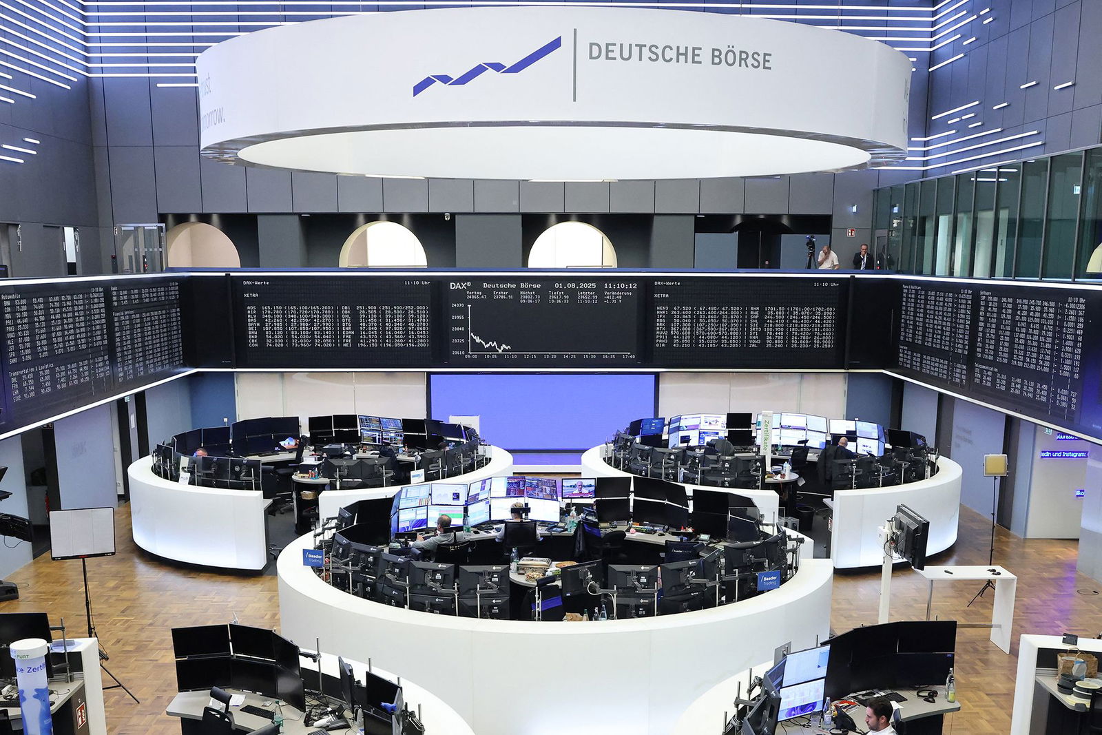 <i>Yuki Iwamura/AP via CNN Newsource</i><br/>The Dow was on track to closer lower every day this week.