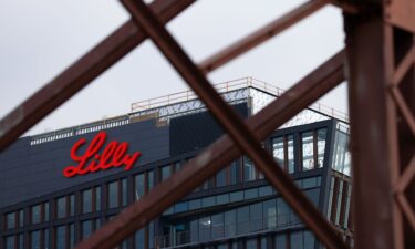 Eli Lilly says an experimental pill helped people lower their weight by an average of 12% after 72 weeks.