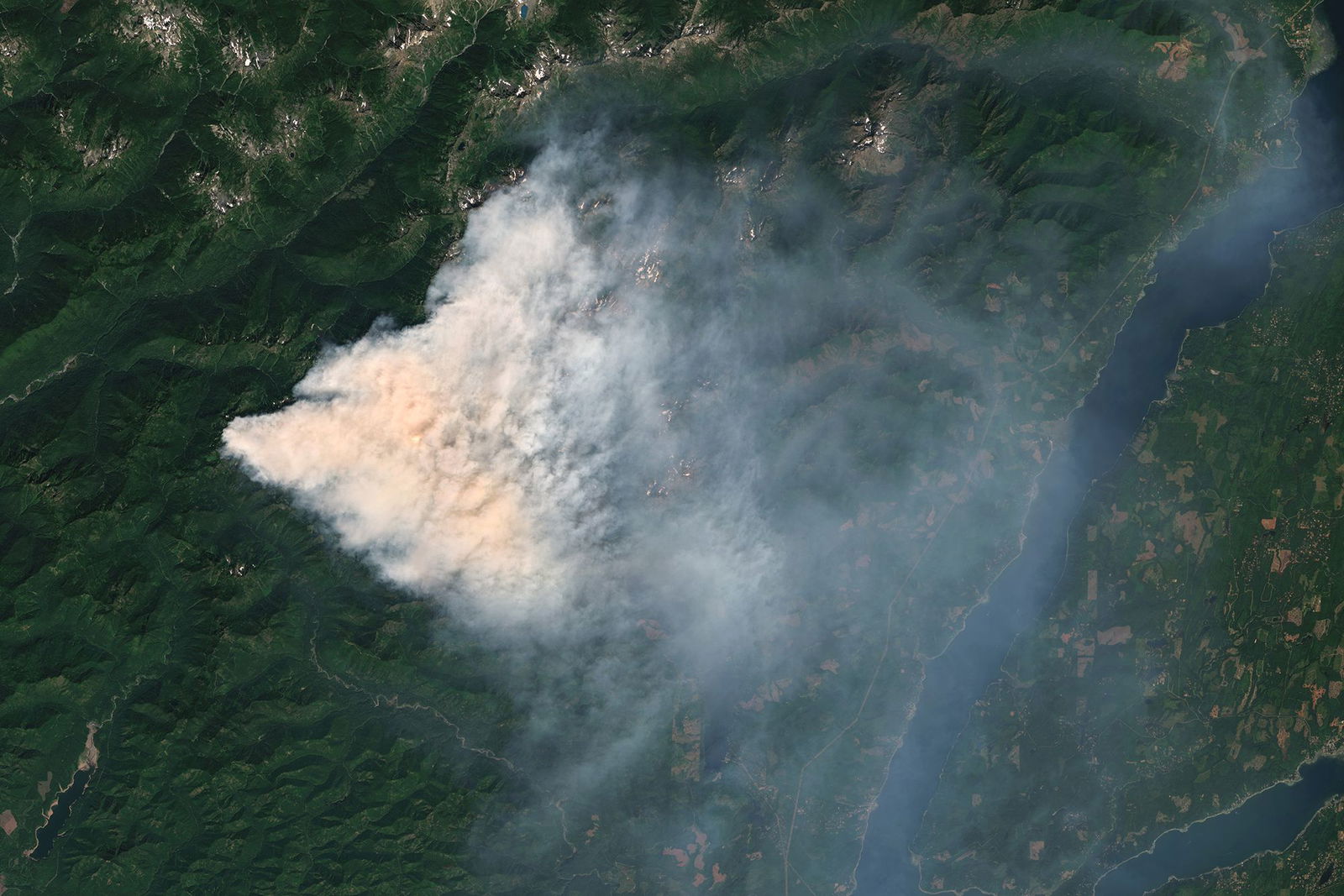 Satellite view of the Bear Gulch Fire shows a dense smoke plume over Mason County