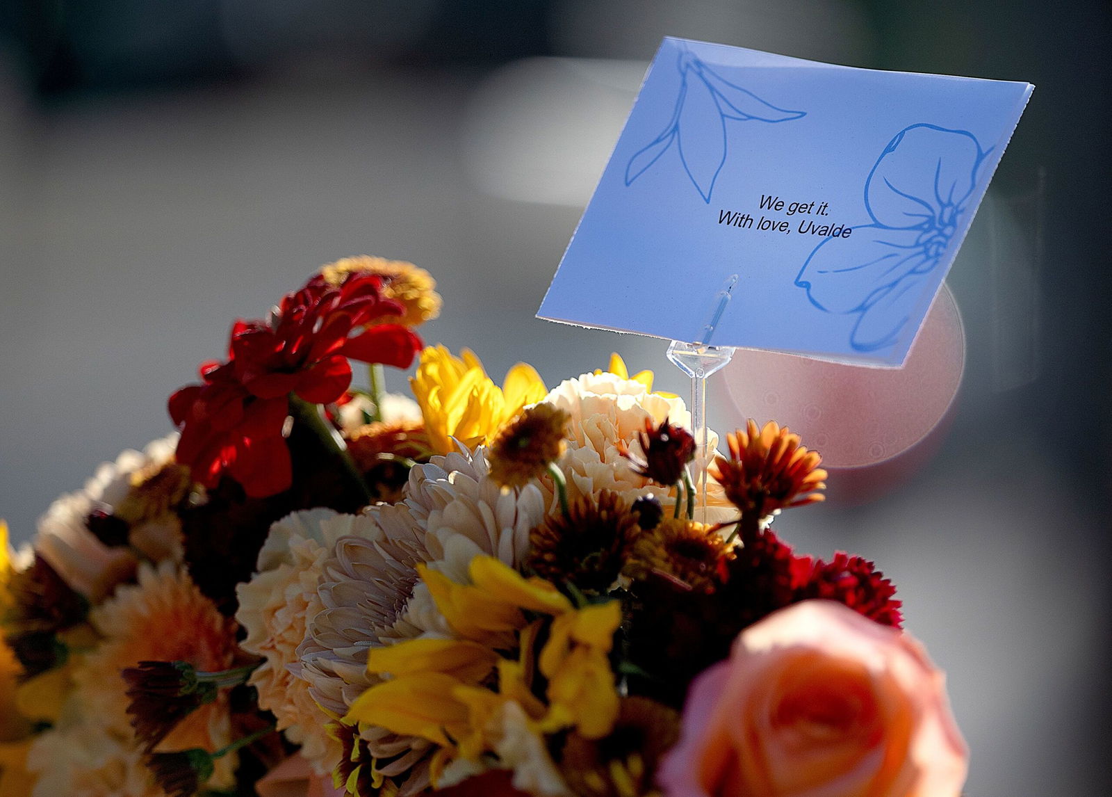 <i>Elizabeth Flores/The Star Tribune/Getty Images via CNN Newsource</i><br/>A sympathy note from Uvalde