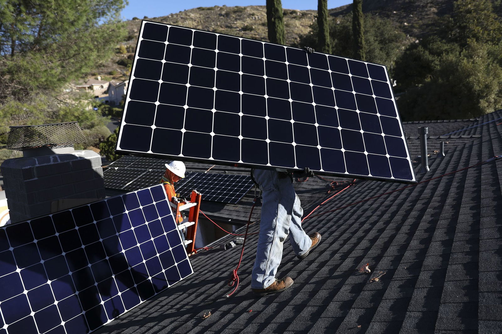 <i>Jae C. Hong/AP via CNN Newsource</i><br/>Time is running out for US consumers to get money back for rooftop solar installations