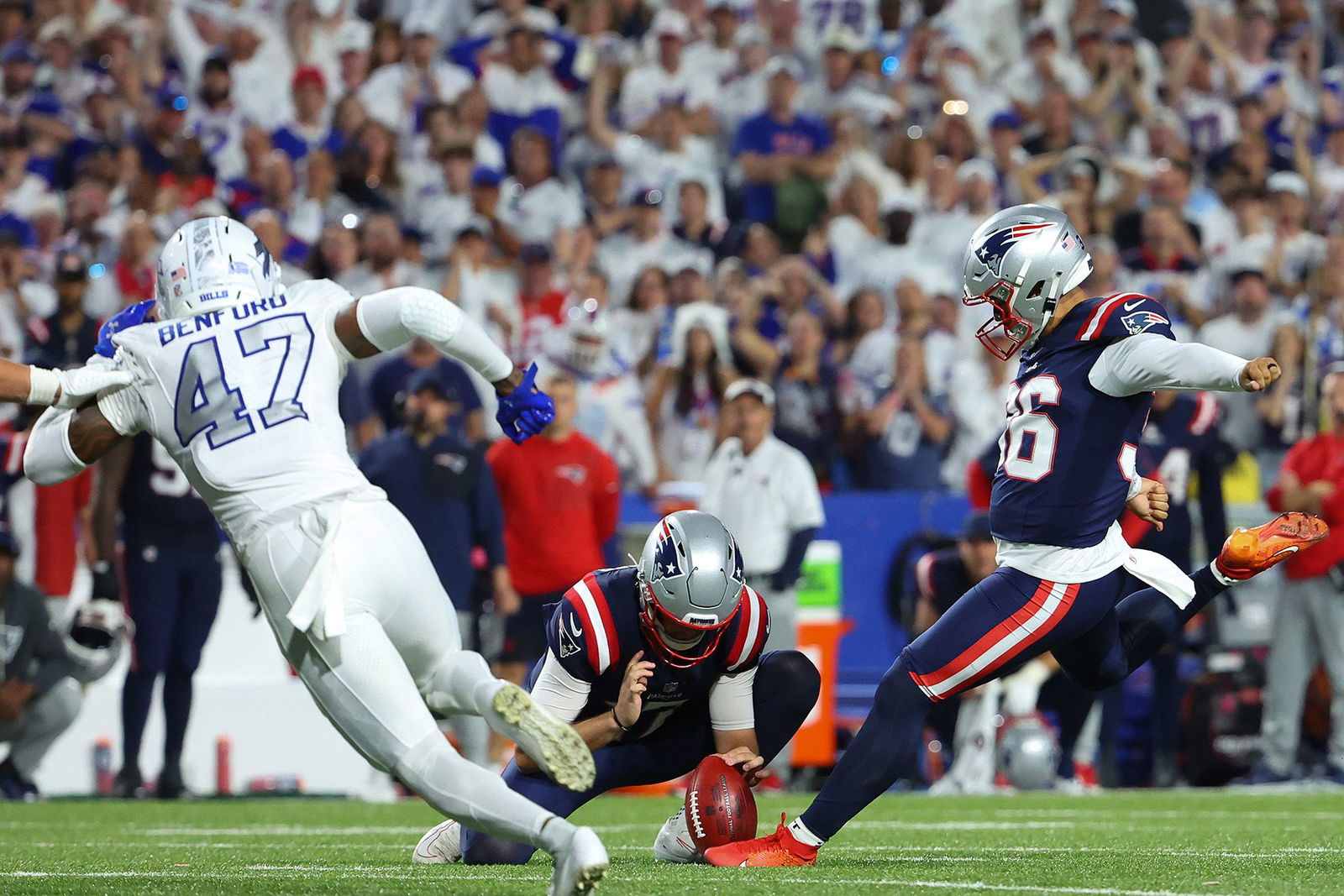 <i>Mitchell Leff/Getty Images via CNN Newsource</i><br/>Bo Nix helped the Denver Broncos to beat the Philadelphia Eagles at Lincoln Financial Field on Sunday.