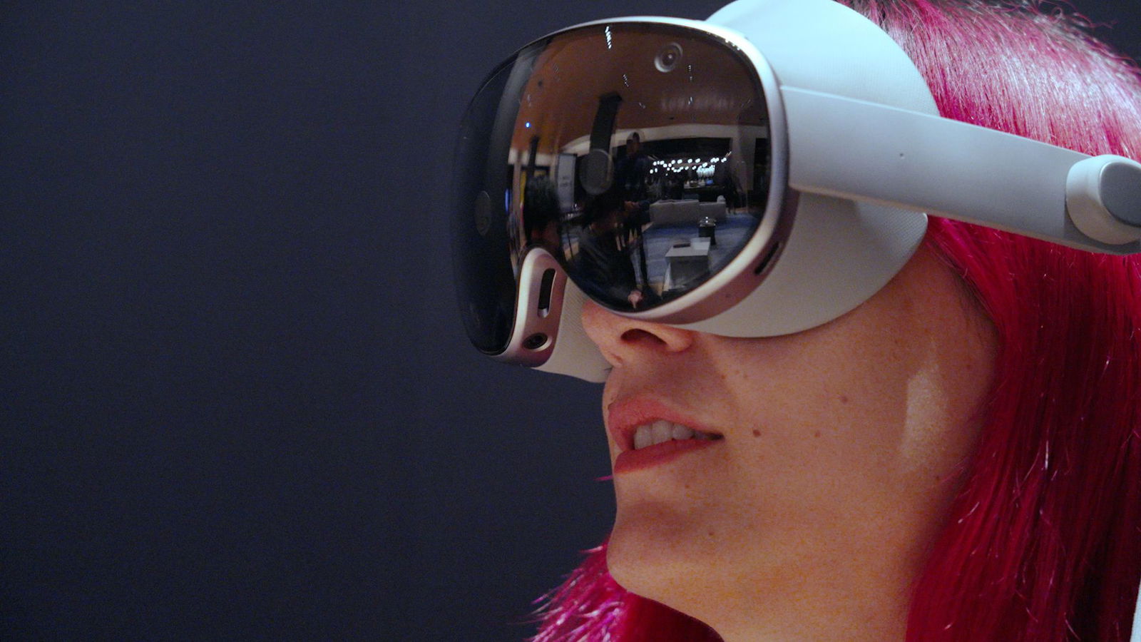 Samsung's Galaxy XR headset is Android's answer to the Apple Vision Pro.