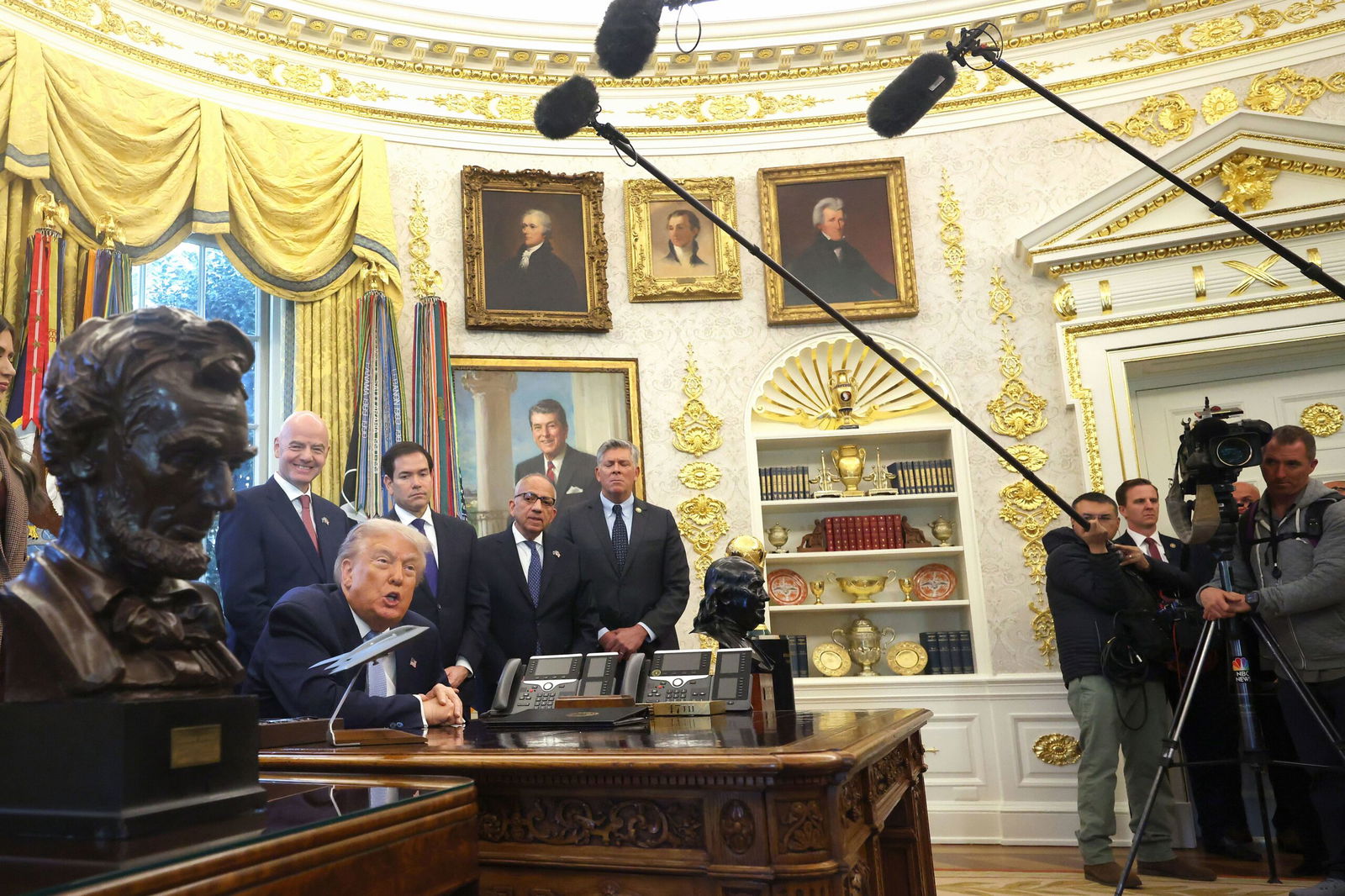 <i>Win McNamee/Getty Images via CNN Newsource</i><br/>President Donald Trump delivers remarks from the Oval Office of the White House on November 17